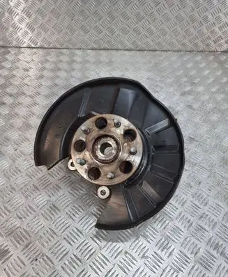 Toyota RAV 4 (XA50) Rear wheel hub