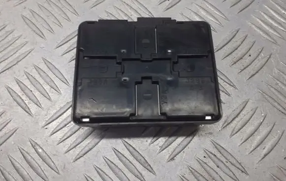 Hyundai Coupe Immobilizer control unit/module 98400-27500