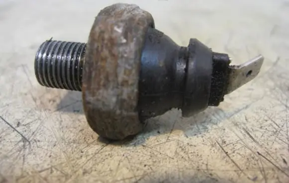 Volkswagen Transporter - Caravelle T4 Oil pressure sensor FEP