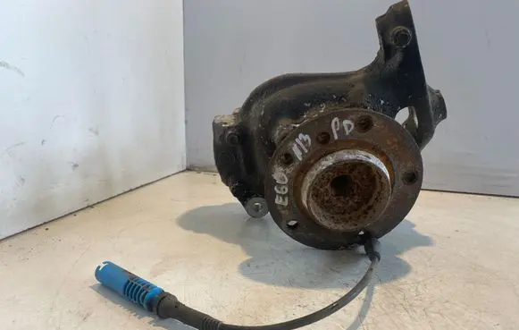 BMW 5 E60 E61 Front wheel hub