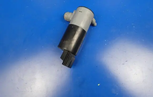 Volvo V40 Headlight washer pump 