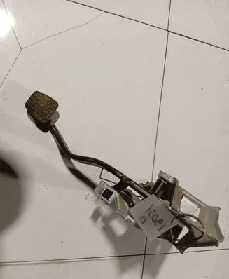 Opel Astra H Brake pedal 