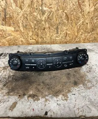 Mercedes-Benz E W211 Climate control unit 2118300085