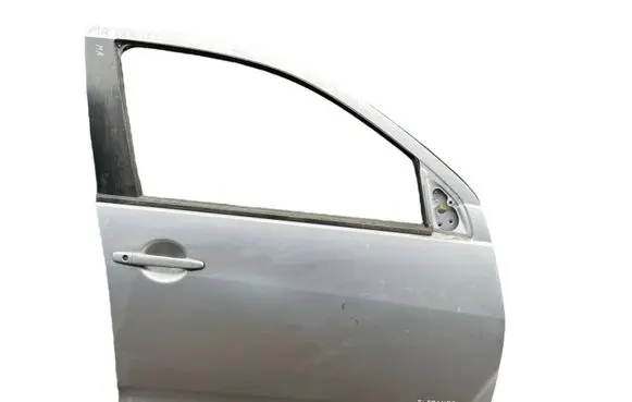 Mitsubishi Outlander Front door