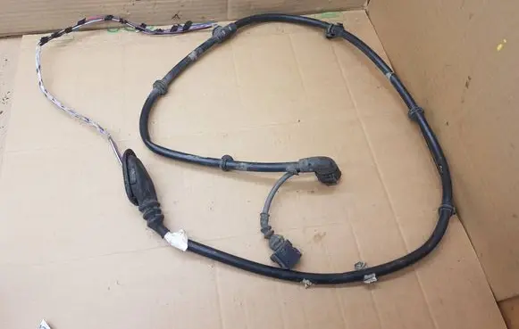 Volkswagen Golf VII Rear ABS sensor wiring 