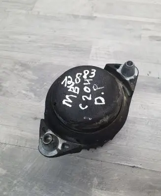 Mercedes-Benz C W204 Engine mount bracket