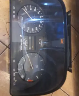 BMW 5 E28 Speedometer (instrument cluster) 437203006057 1380432 K4675