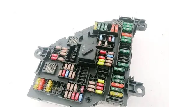 BMW 5 F10 F11 Fuse box set 016704981 925281301
