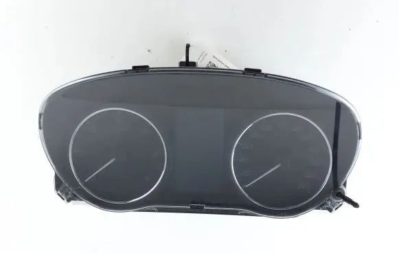 Mitsubishi Outlander Speedometer (instrument cluster) 8100B897