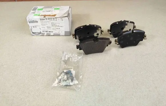 BMW 3 G20 G21 Brake pads (front) 6888777