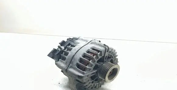 BMW 1 E81 E87 Generator/alternator 7802261