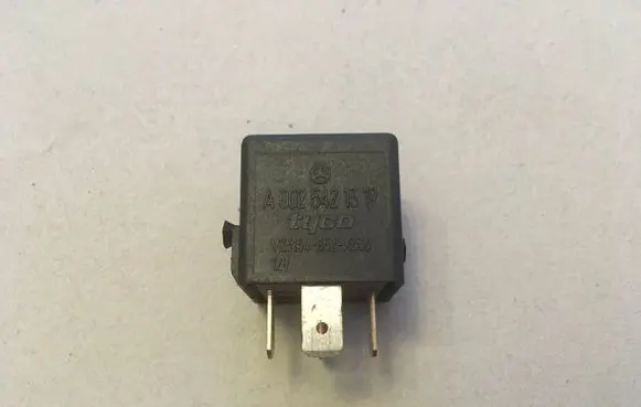 Mercedes-Benz C W202 Other relay A0025421319