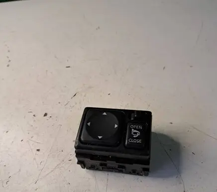 Nissan X-Trail T30 Wing mirror switch 252123