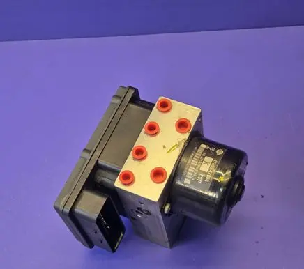 Nissan Pathfinder R51 ABS Pump 476604X00A 06210208304 A1637101026