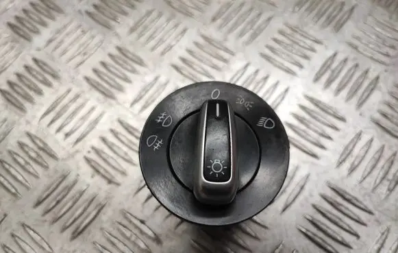 Volkswagen Touran I Light switch