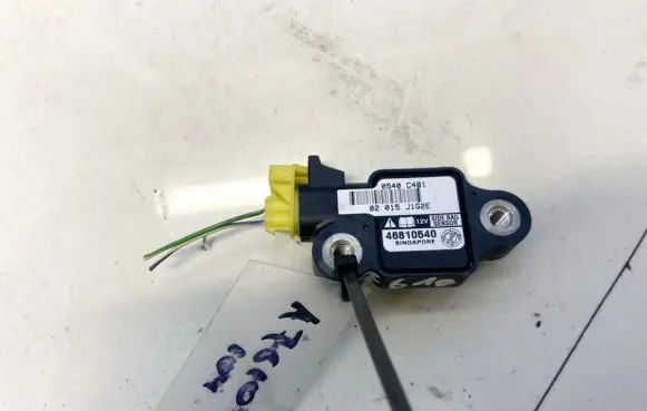 Alfa Romeo 147 Airbag deployment crash/impact sensor 46810540 0540