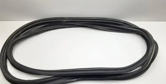 Volvo S90, V90 Loading door rubber seal (on body) 31371781