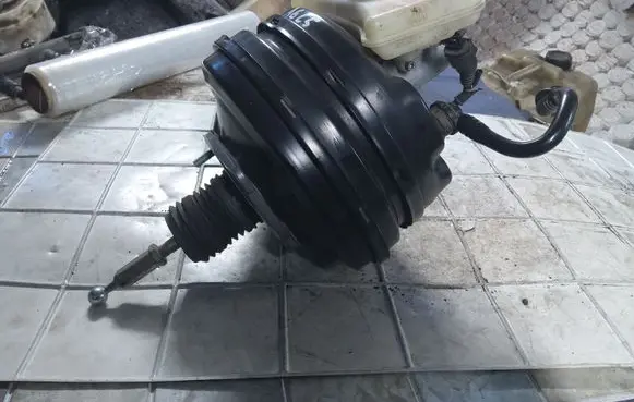 Audi A6 S6 C5 4B Brake booster 8E0612105