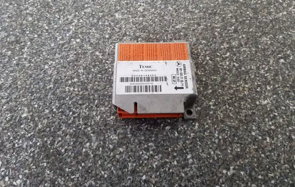 Mercedes-Benz E W211 Airbag control unit/module 0018202126