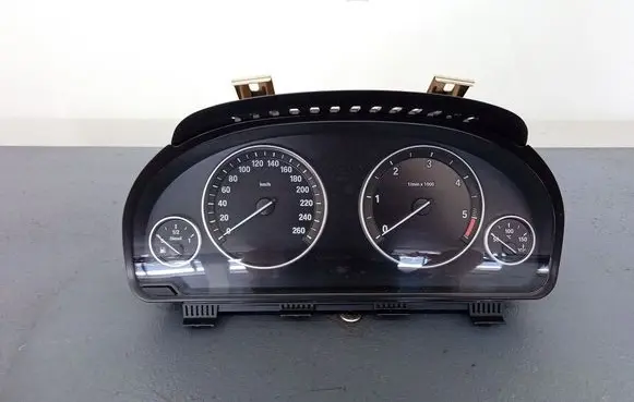 BMW 5 F10 F11 Speedometer (instrument cluster) 9249349