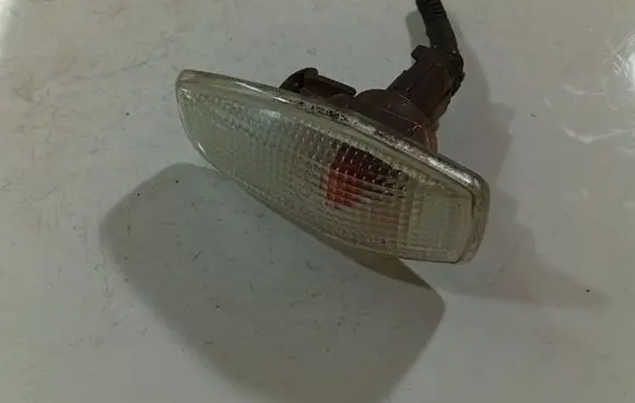 KIA Sorento Front fender indicator light 