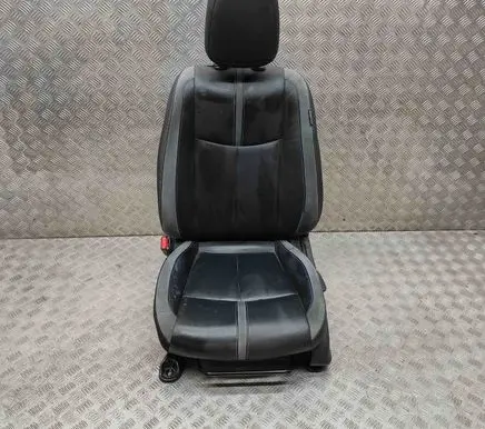Nissan Leaf II (ZE1) Front driver seat 871515SH0A