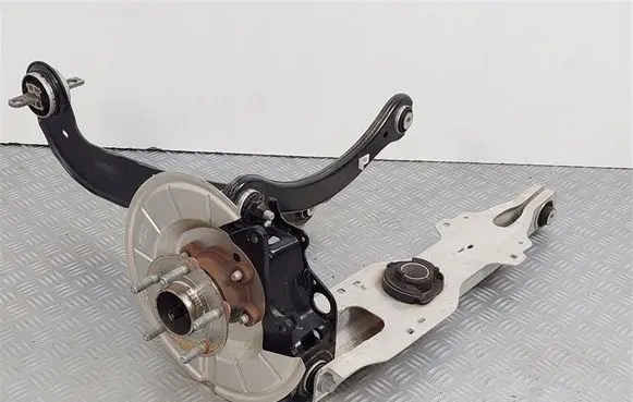 Ford Kuga III Stub axle LX615A969BED