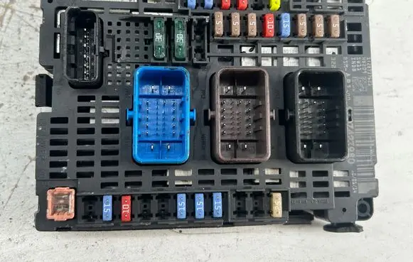 Citroen DS4 BSM Control unit 9807427980