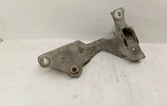 Nissan Qashqai+2 Engine mounting bracket 147177968R