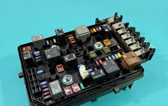 Opel Astra K Fuse box set 39216535 IMPRK1596010