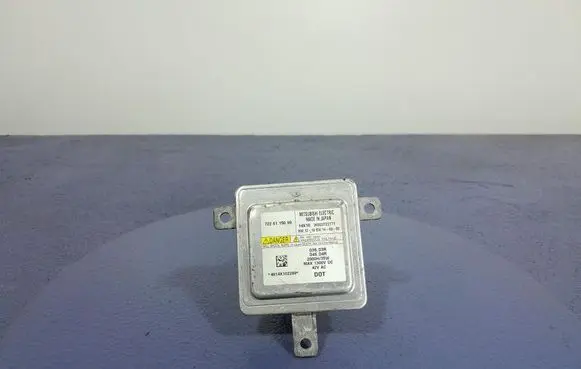 Volvo V40 Voltage converter/converter module 7226115099