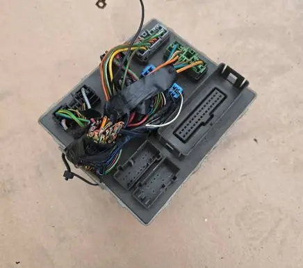 Ford Focus Fuse module 98AG14A073AH 51824901