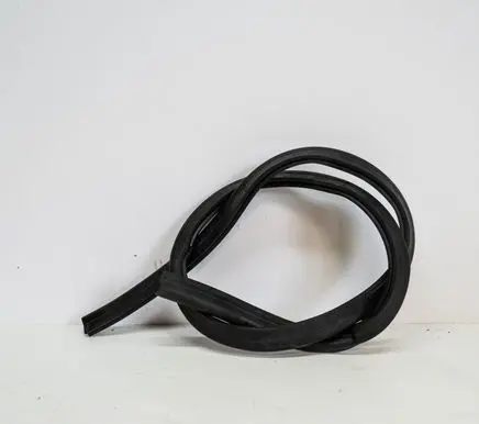 Volkswagen Tiguan Other body part 5N0823723B