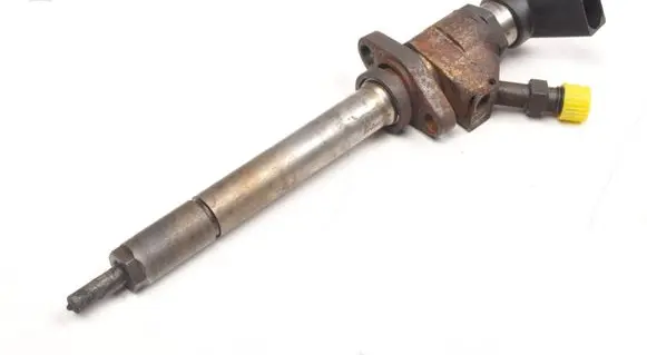 Volvo C70 Fuel injector 9657144580