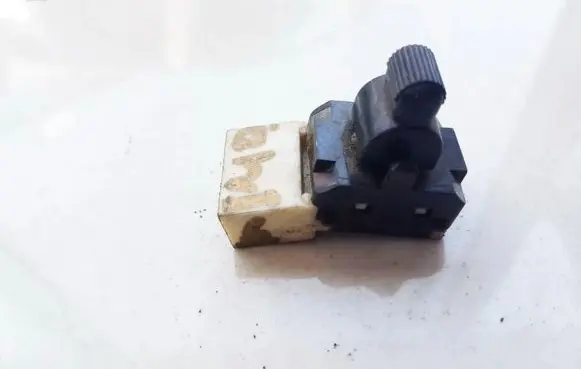 Subaru Impreza I Electric window control switch