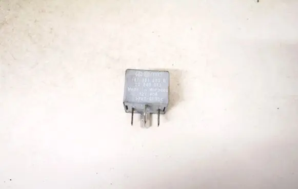 Volkswagen Transporter - Caravelle T4 Other relay 141951253b