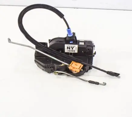 Chevrolet Volt I Front door lock 13579499
