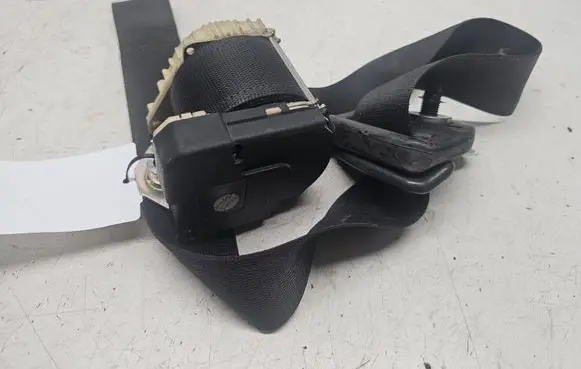 Opel Astra H Front seatbelt 33009758