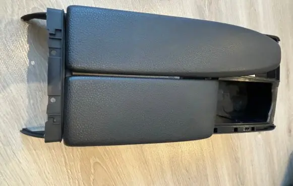 Mercedes-Benz C W204 Armrest A2046800639 2046800639