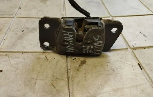 Hyundai Santa Fe Tailgate/trunk/boot lock/catch/latch