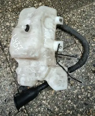 BMW 5 E39 Windshield washer fluid reservoir/tank 