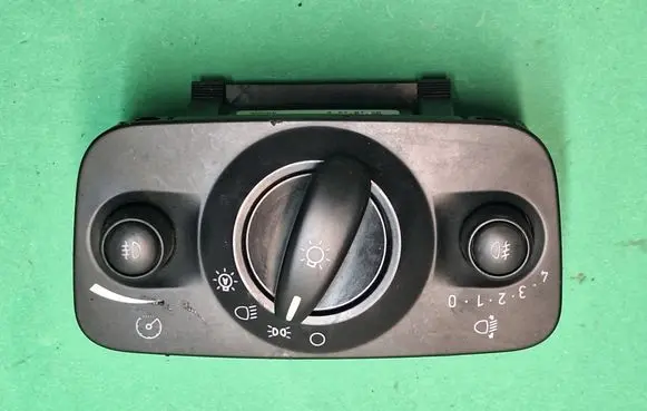 Ford Mondeo MK IV Light switch 6G9T13A024CF 04066445