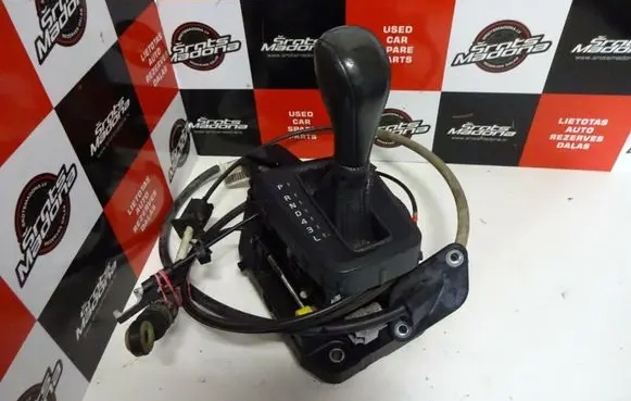 Volvo V70 Gear shifter/selector P30759275 30759275