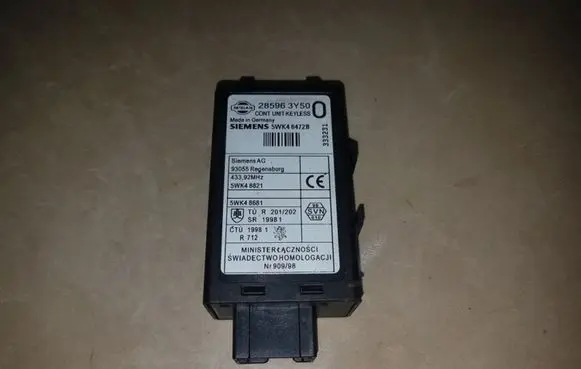 Nissan X-Trail T30 Door central lock control unit/module 285963Y50