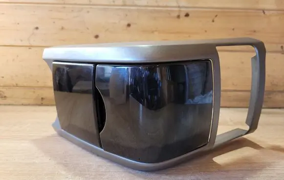 Cup holder front