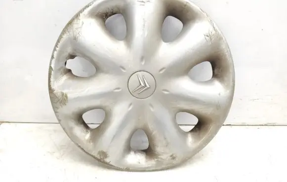 Citroen Xsara Picasso R15 wheel hub/cap/trim 9634799780