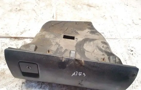 Volkswagen PASSAT B3 Glove box 357858134