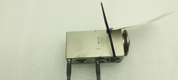 Air conditioning (A/C) expansion valve
