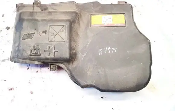 Peugeot 508 Fuse box cover