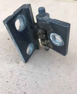 Volvo XC90 Front door lower hinge 